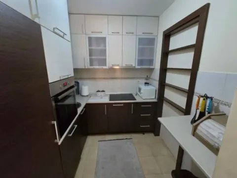 Izdavanje, dvosoban stan, 70m², Stari Aerodrom, Podgorica