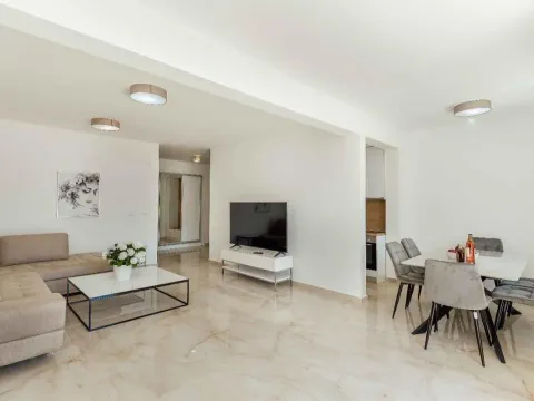 Prodaja, dvosoban stan, 138m², Baošići, Herceg Novi - image 4