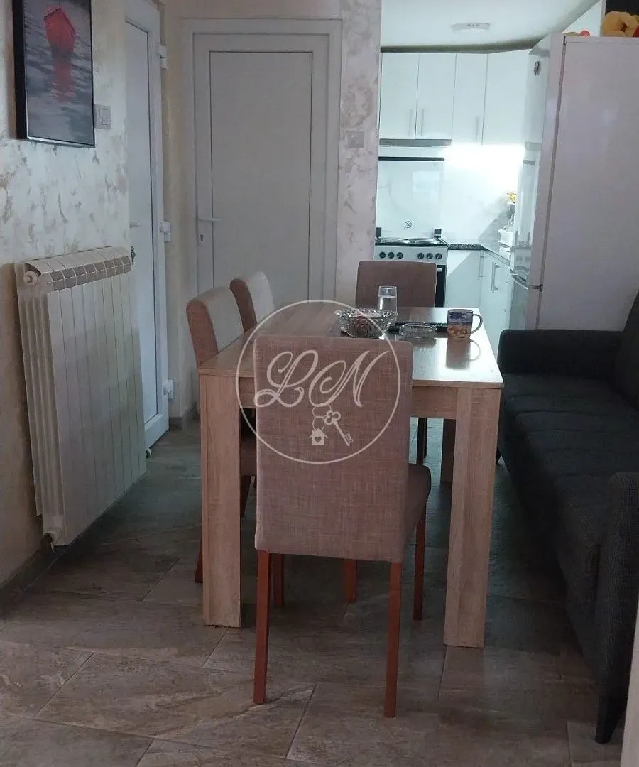 Prodaja, dvosoban stan, 37m², Zemun Centar, Zemun Sve Podlokacije