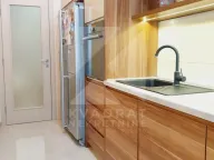 Rent, three bedroom apartment, 100m², City Kvart, Podgorica - image 4