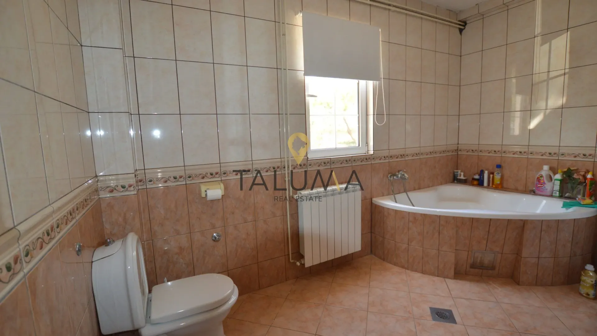 Sale, house, 350m², Dahna, Podgorica