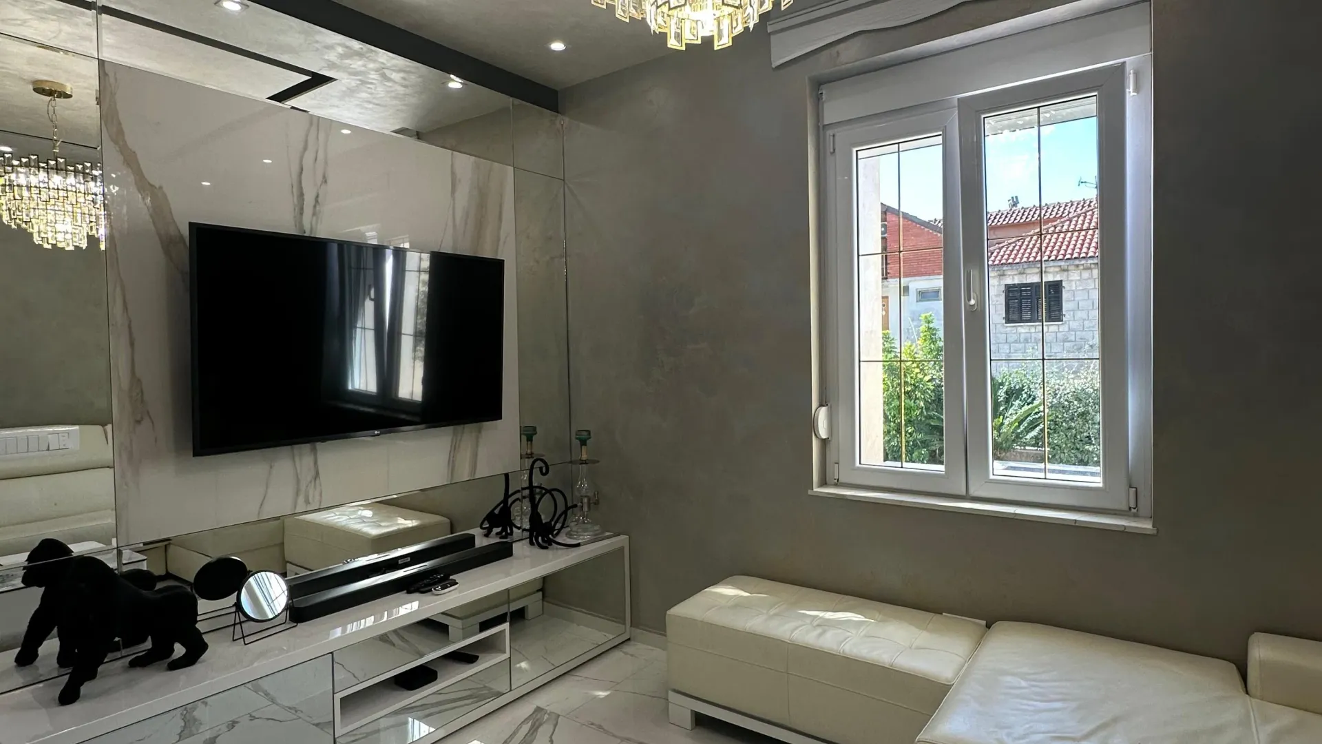 Rent, one bedroom apartment, 63m², Centar, Tivat