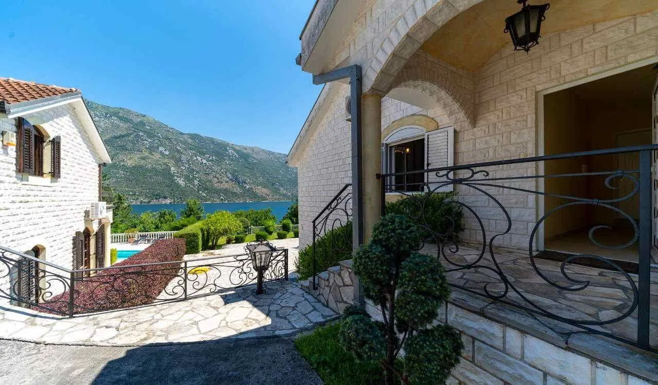 Prodaja, kuća, 278m², Stoliv, Kotor