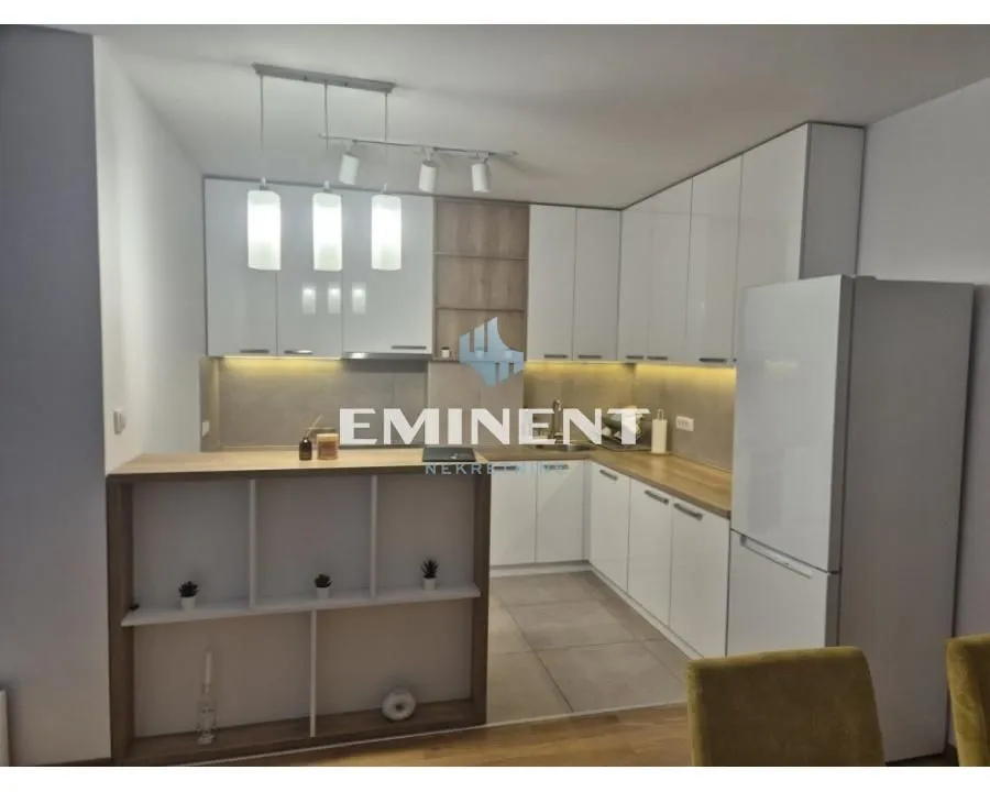 Izdavanje, dvosoban stan, 53m², Kluz, Zvezdara Sve Podlokacije