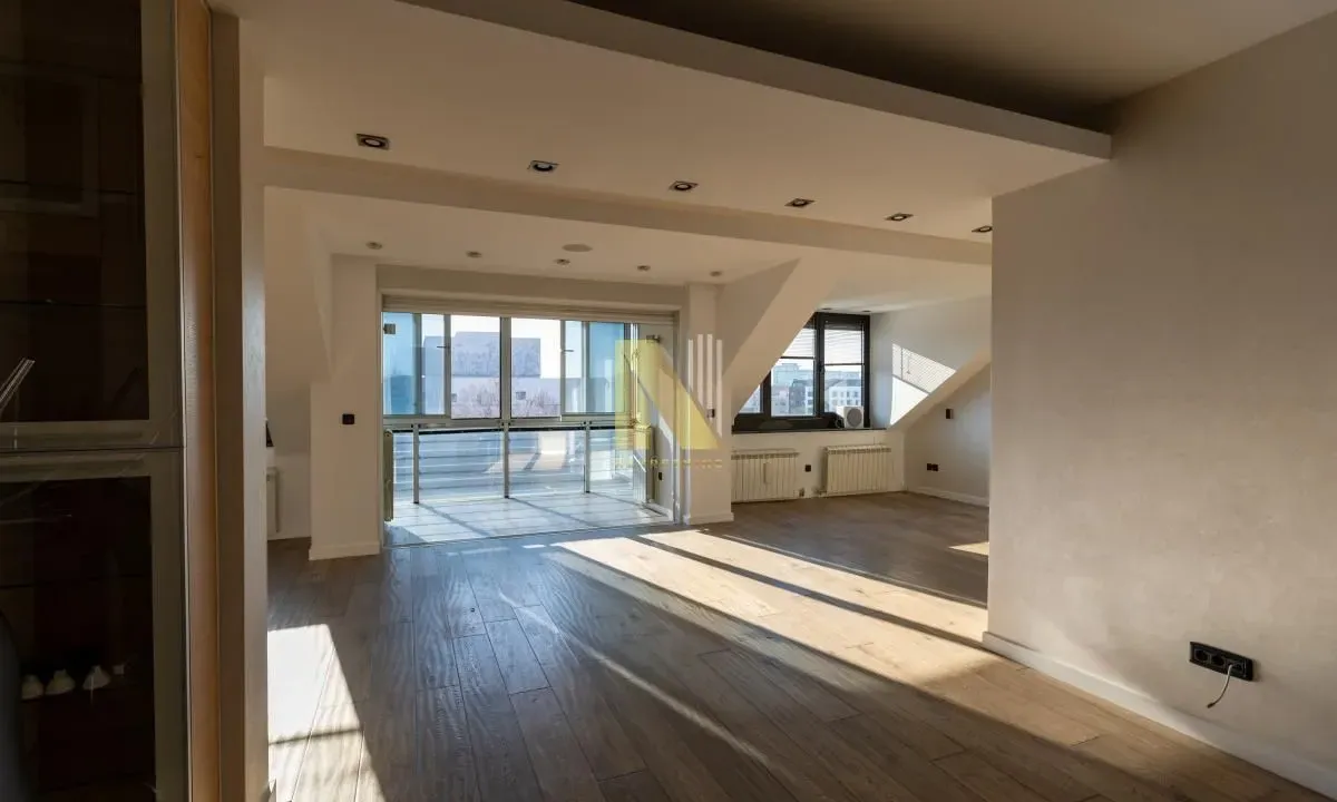 Prodaja, stan, 206m², Centar, Novi Sad