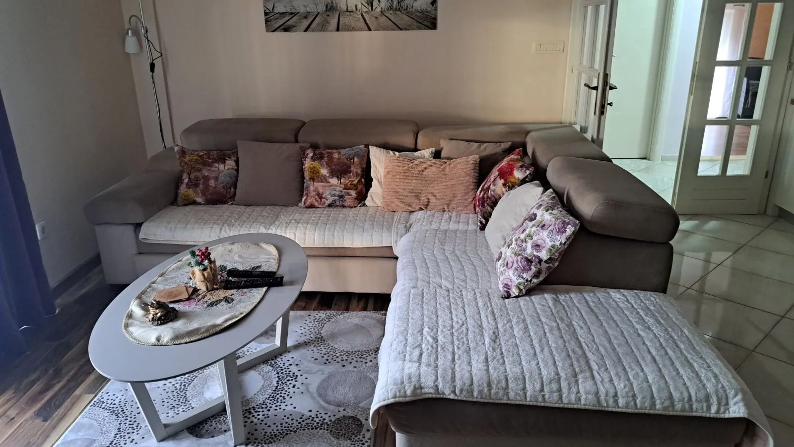 Izdavanje, trosoban stan, 106m², Tivat, Crna Gora