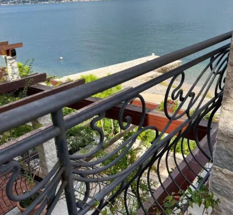 Rent, house, 252m², Krašići, Tivat