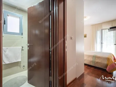 Prodaja, dvosoban stan, 81m², Dobrota, Kotor - image 28