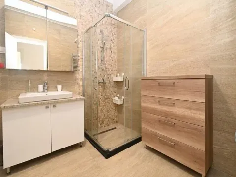 Rent, three bedroom apartment, 130m², Dobrota, Kotor - image 6