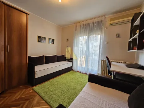 Izdavanje, trosoban stan, 89m², Centar, Novi Sad - image 7