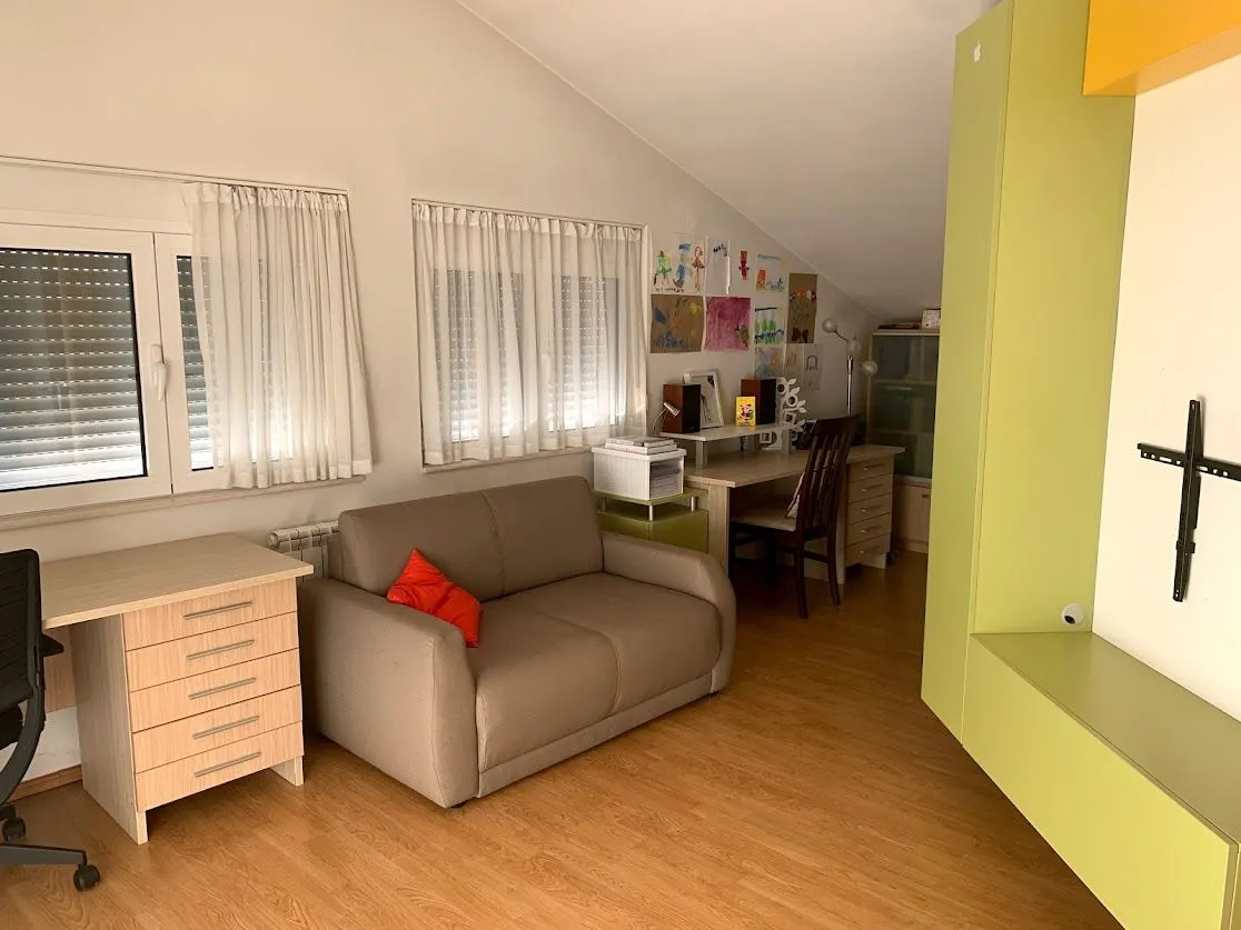 Izdavanje, kuća, 240m², Donja Gorica, Podgorica