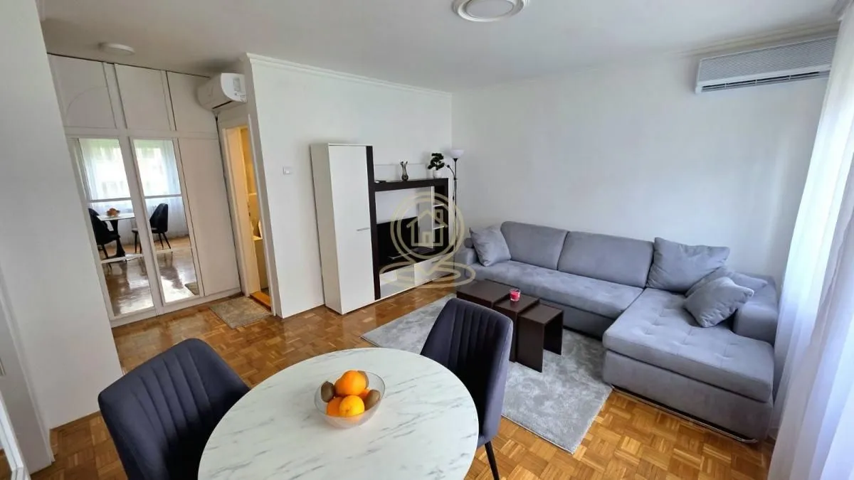 Rent, two bedroom apartment, 46m², Savski Venac, Beograd