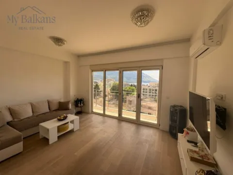 Rent, three bedroom apartment, 90m², Bečići, Budva