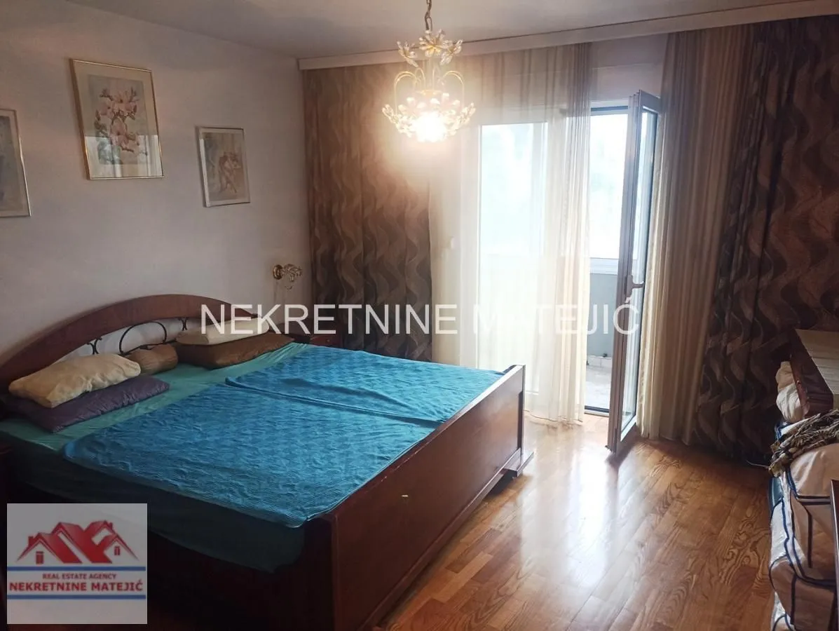 Prodaja, četvorosoban stan, 114m², Centar, Kragujevac