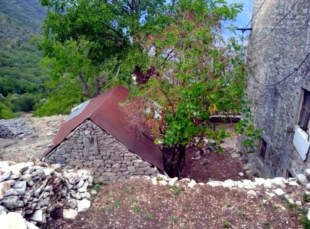 Sale, house, 186m², Stoliv, Kotor