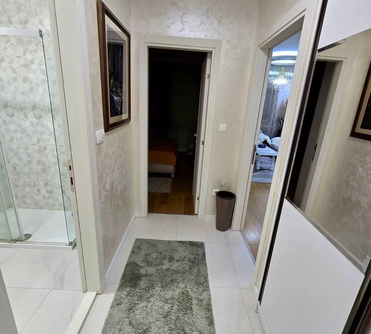 Izdavanje, jednosoban stan, 49m², Central Point, Podgorica