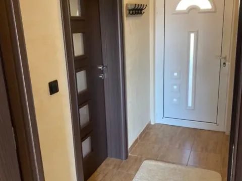 Izdavanje, stan, 55m², Šušanj, Bar - image 2