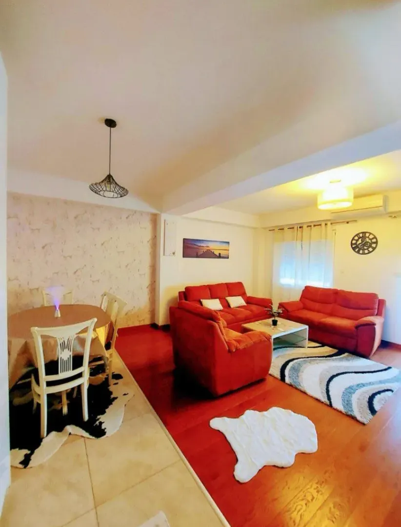 Izdavanje, dvosoban stan, 70m², Ljubović, Podgorica
