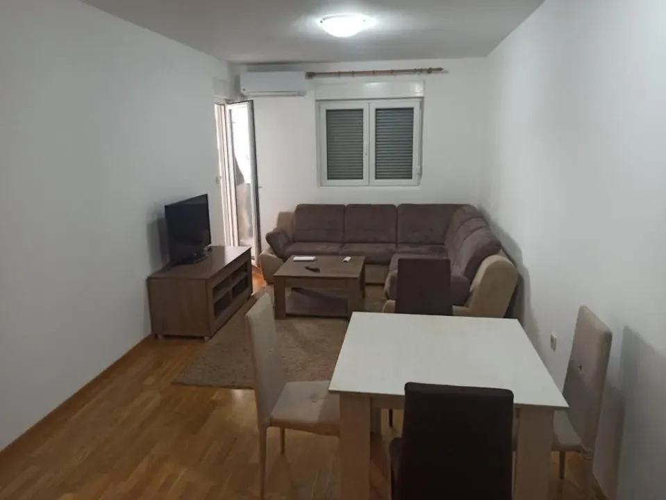 Izdavanje, jednosoban stan, 48m², Zagorič, Podgorica