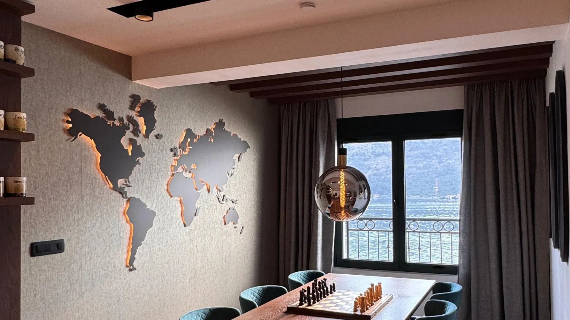 Prodaja, dvosoban stan, 85m², Dobrota, Kotor