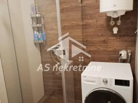 Izdavanje, trosoban stan, 70m², Vračar Sve Podlokacije, Beograd - image 7