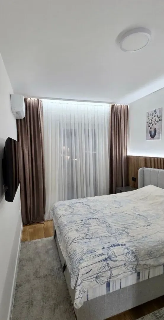 Izdavanje, jednosoban stan, 49m², Central Point, Podgorica