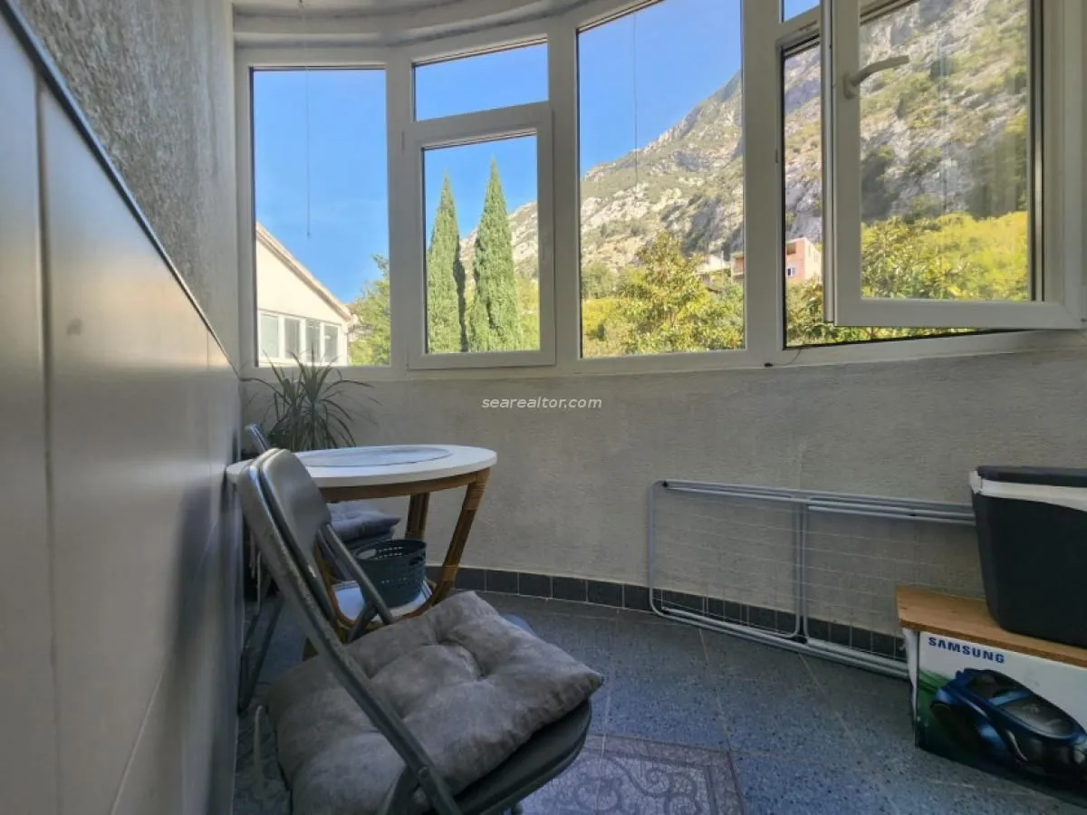 Prodaja, dvosoban stan, 48m², Dobrota, Kotor