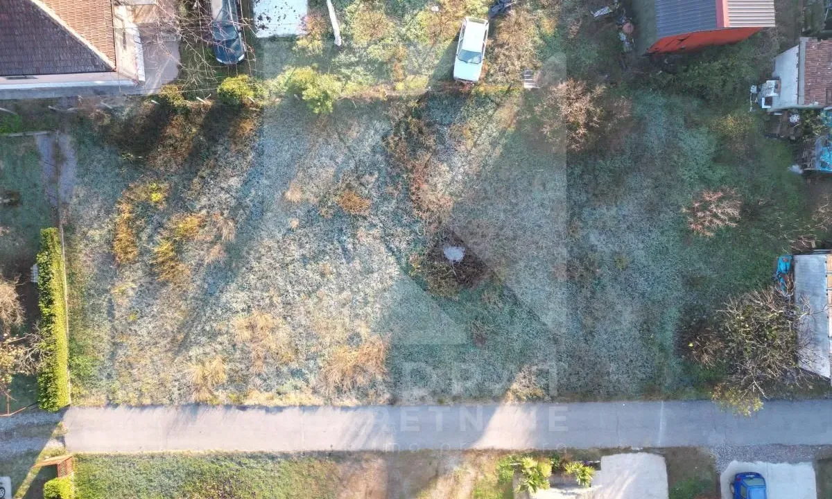 Prodaja, plac, 644m², Tološi, Podgorica