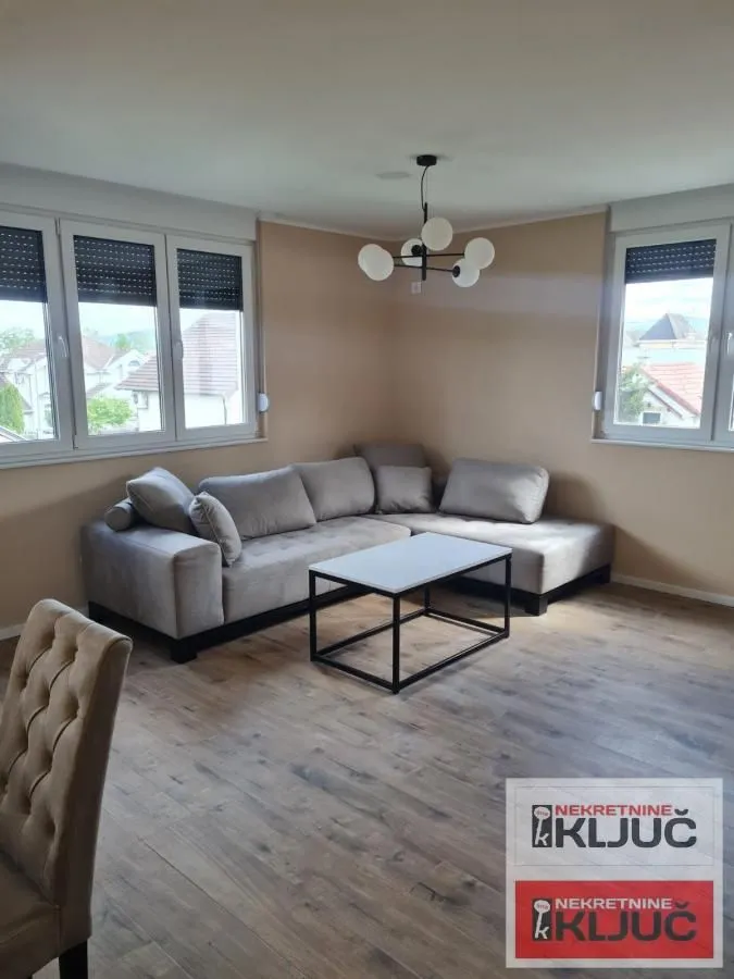 Izdavanje, trosoban stan, 80m², Veternik, Novi Sad Sve Podlokacije