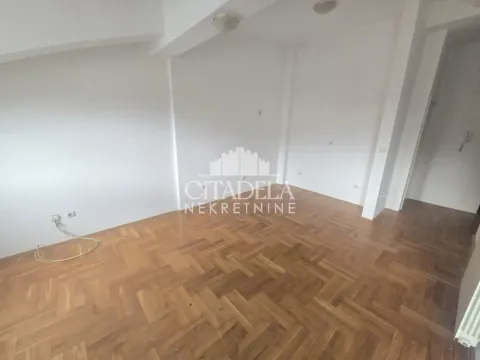 Stan in Zvezdara Sve Podlokacije