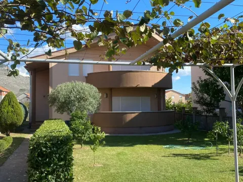 Rent, house, 250m², Karaburško Polje, Podgorica - image 15