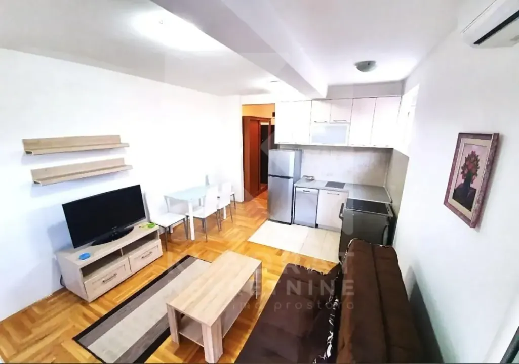 Prodaja, garsonjera, 28m², Tuški Put, Podgorica