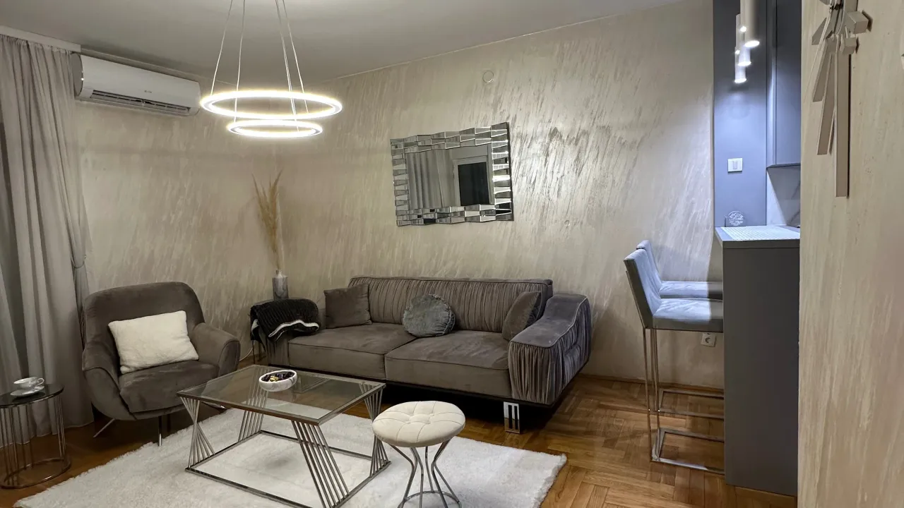 Izdavanje, jednosoban stan, 44m², Blok 9, Podgorica