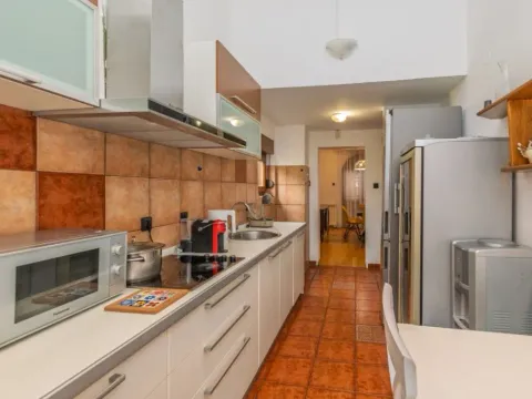 Izdavanje, kuća, 280m², Gorica C, Podgorica - image 8