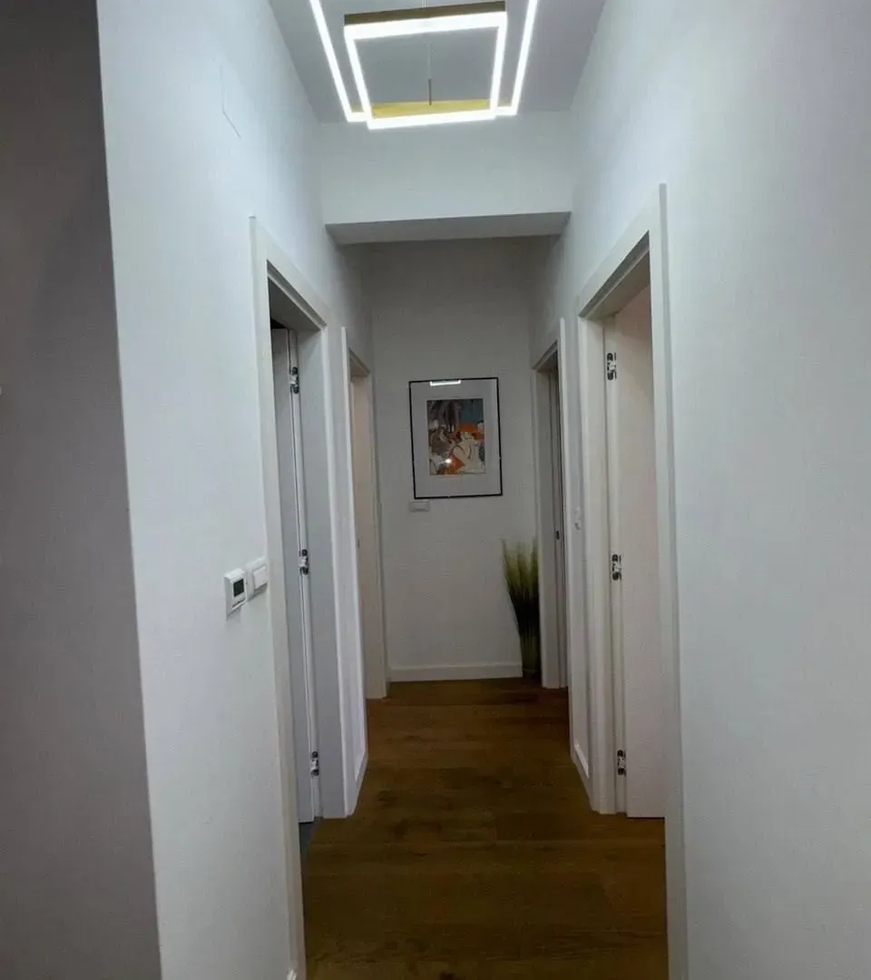 Prodaja, dvosoban stan, 96m², Soho City, Bar