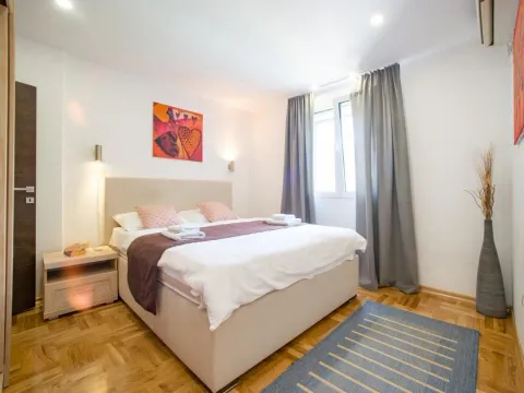 Prodaja, kuća, 300m², Kotor, Crna Gora - image 8