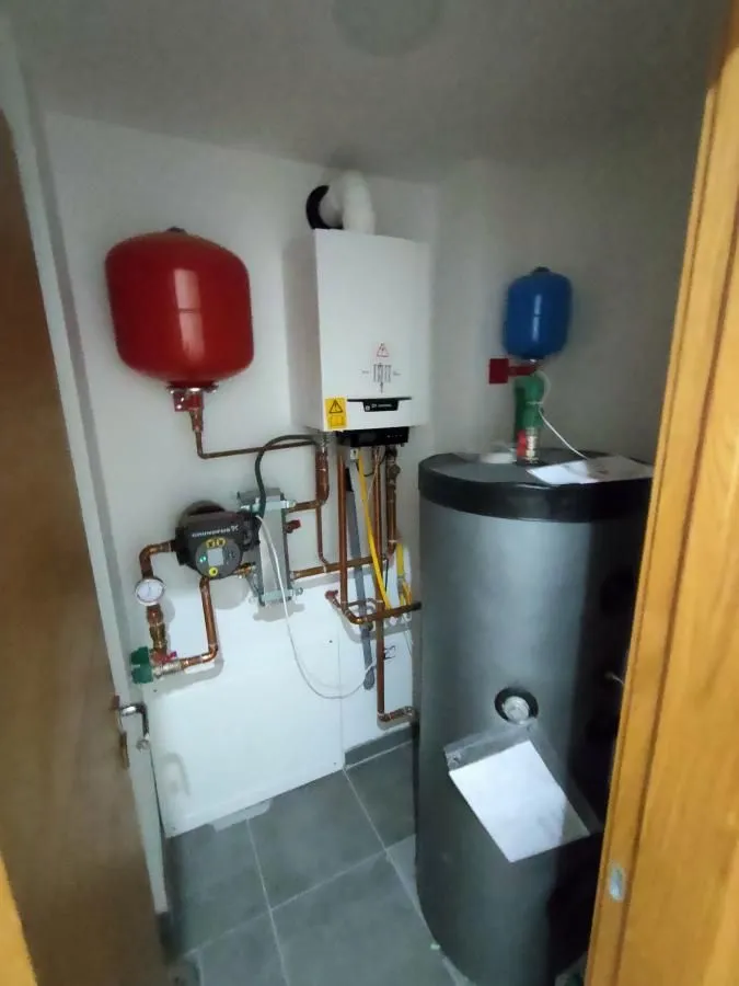 Izdavanje, kuća, 230m², Sremska Kamenica, Petrovaradin