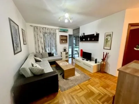 Rent, one bedroom apartment, 42m², City Kvart, Podgorica - image 2