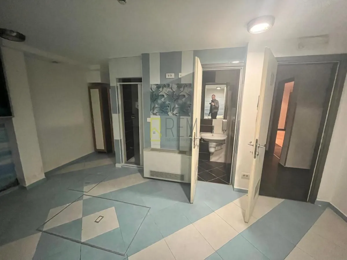 Sale, office space, 327m², Blok 5, Podgorica
