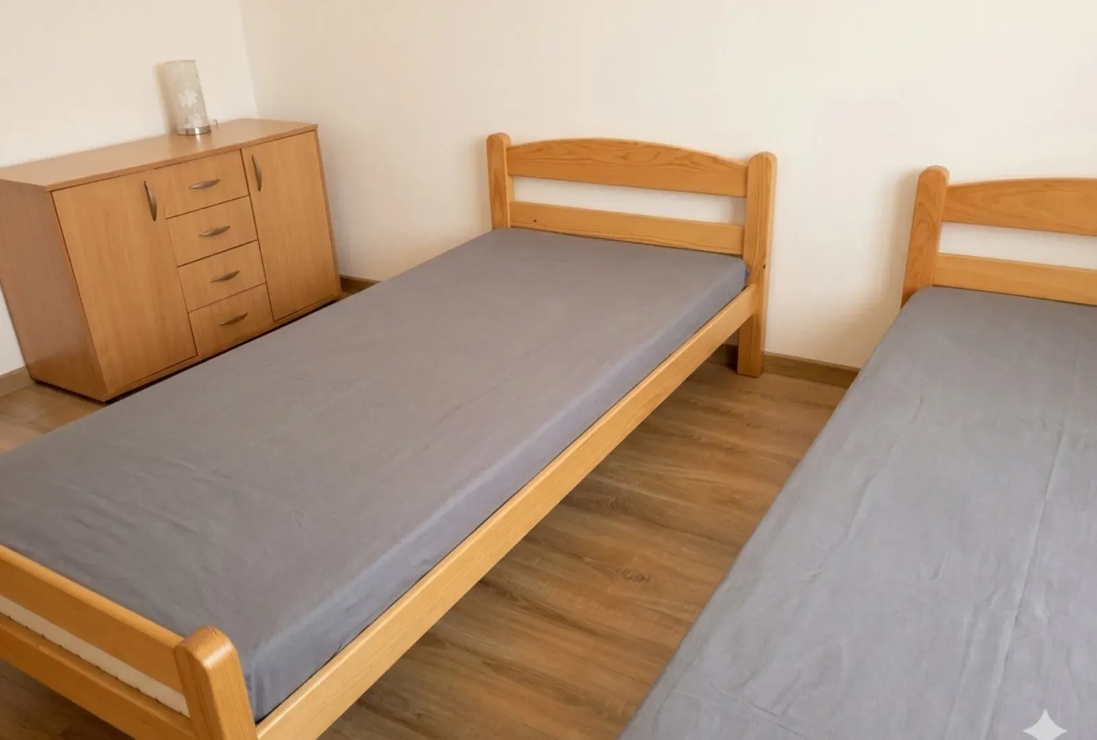 Izdavanje, dvosoban stan, 80m², Đenovići, Herceg Novi