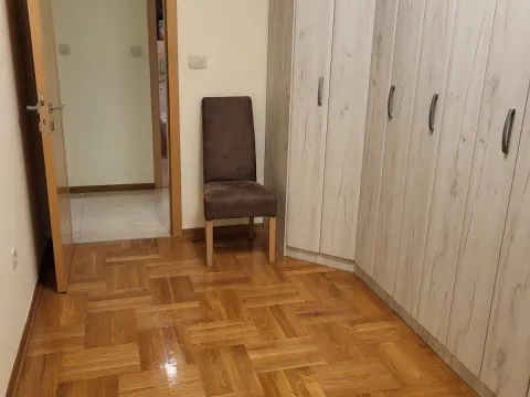 Izdavanje, trosoban stan, 95m², Momišići, Podgorica - image 14