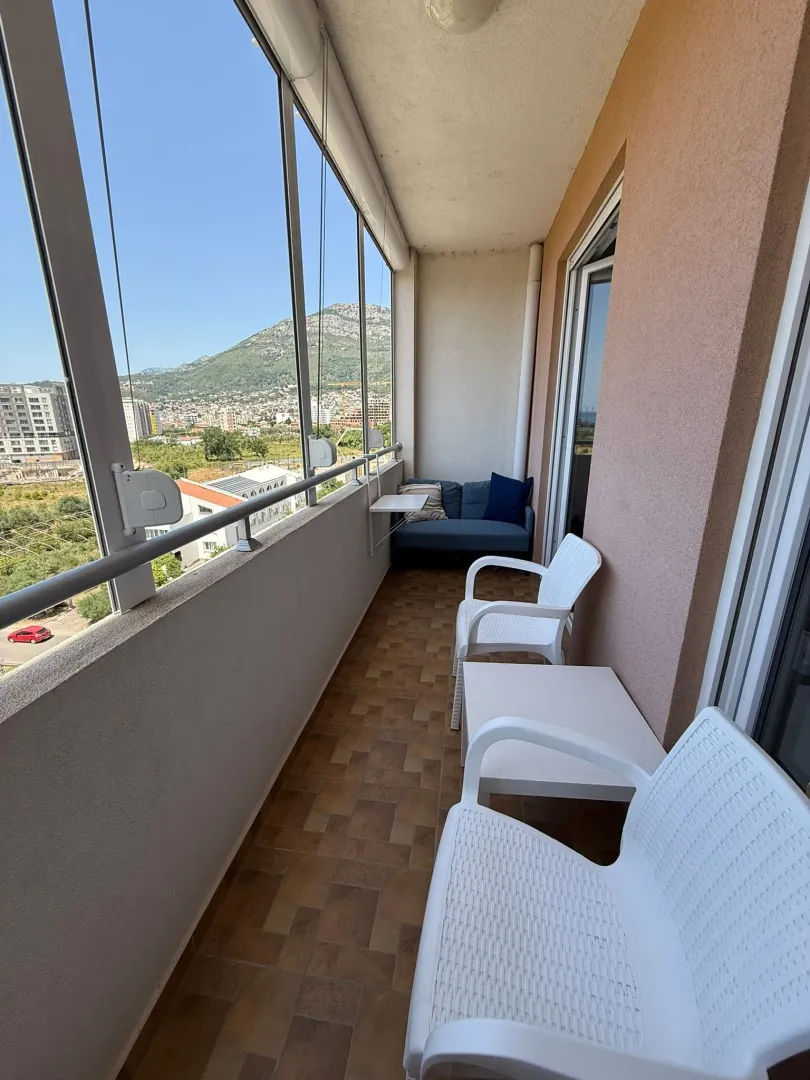 Rent, one bedroom apartment, 73m², Centar, Bar