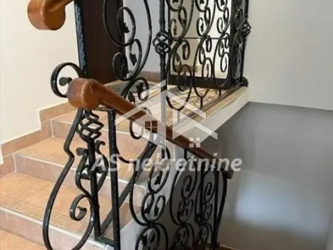 Izdavanje, četvorosoban stan, 120m², Neimar, Vračar Sve Podlokacije - image 14