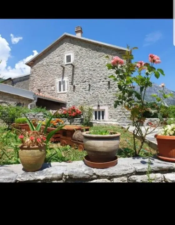 Rent, house, 150m², Kostanjica, Kotor