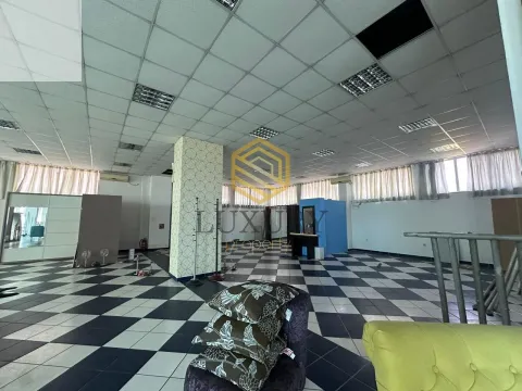 Rent, office space, 2500m², Zeta, Podgorica - image 2