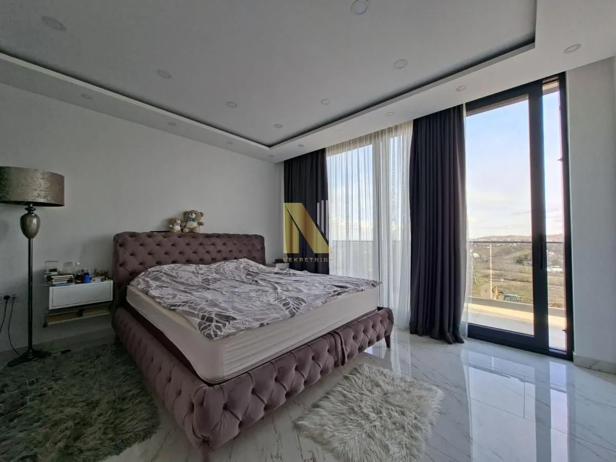 Prodaja, kuća, 230m², Tatarsko brdo, Petrovaradin