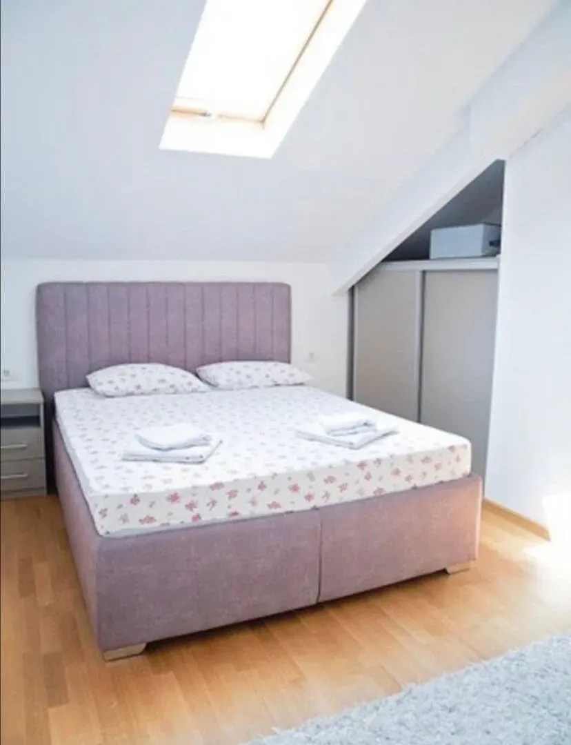 Rent, two bedroom apartment, 70m², Pobrežje, Podgorica
