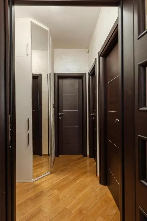 Izdavanje, dvosoban stan, 57m², Dobrota, Kotor