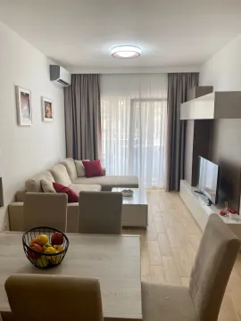 Rent, one bedroom apartment, 47m², Budva, Crna Gora - image 1
