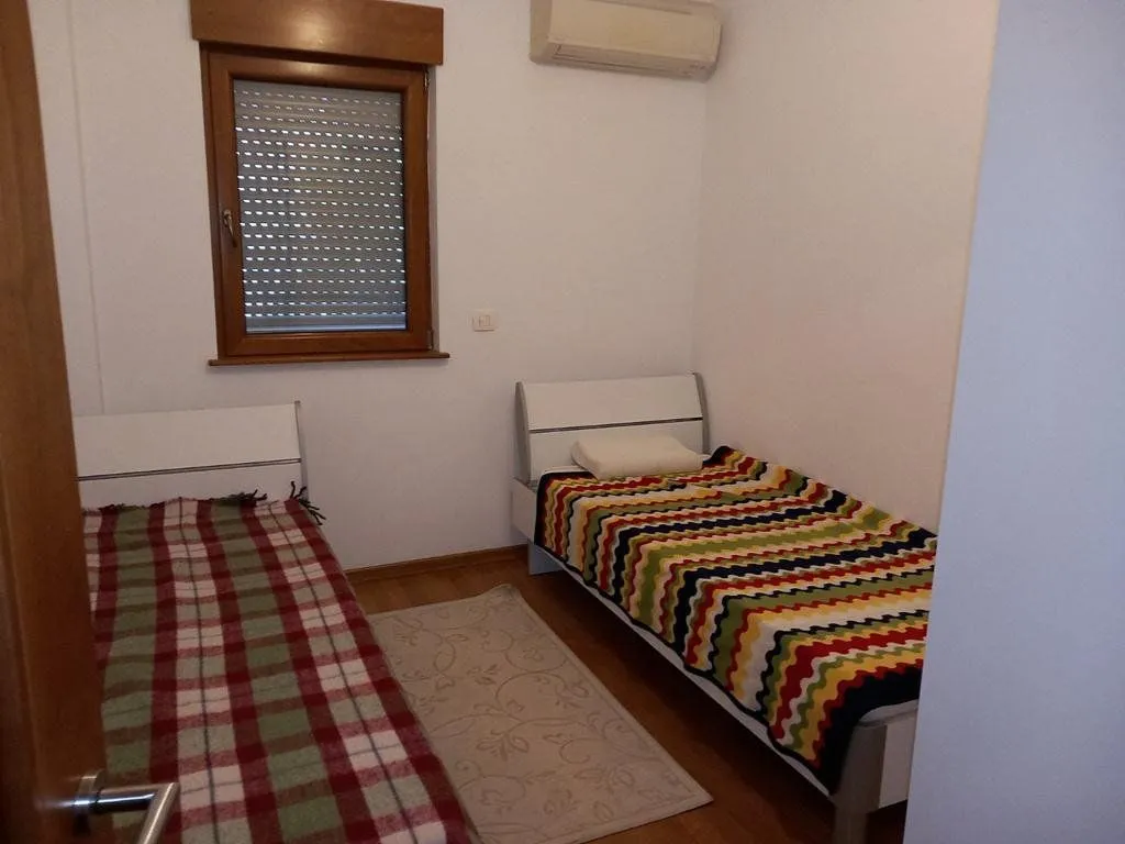 Izdavanje, trosoban stan, 105m², Preko Morače, Podgorica